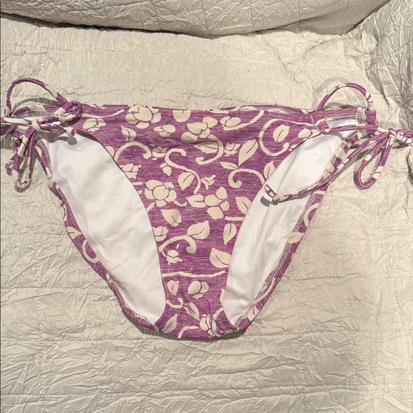 Victoria's Secret Purple and White Floral Bikini - Picture 1 of 3